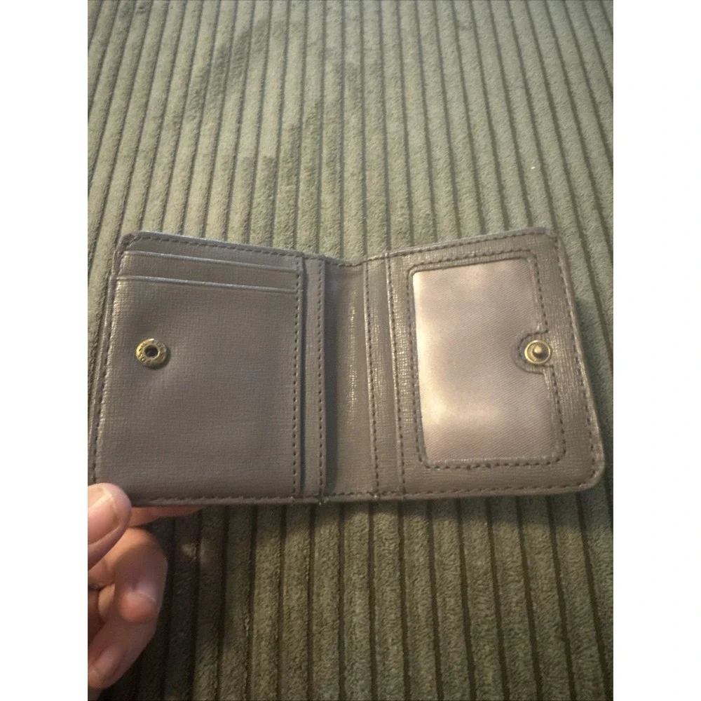 Fossil Women's Bifold Pebble Leather Wallet Grey Snap Close Rivets